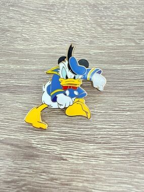 Disney Pin Donald Duck Angry Grumpy Fighting Pose Official Pin Trading 08 Sailor